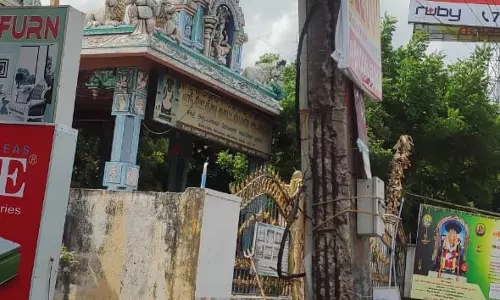 மோசமான நிலையில் மின்கம்பம் மோசமான நிலையில் மின்கம்பம்