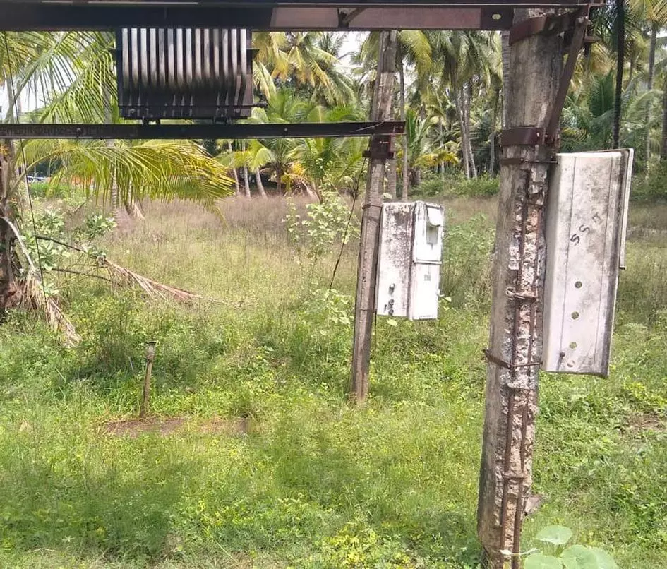 டிரான்ஸ்பார்மர் தூண்கள் சேதம்