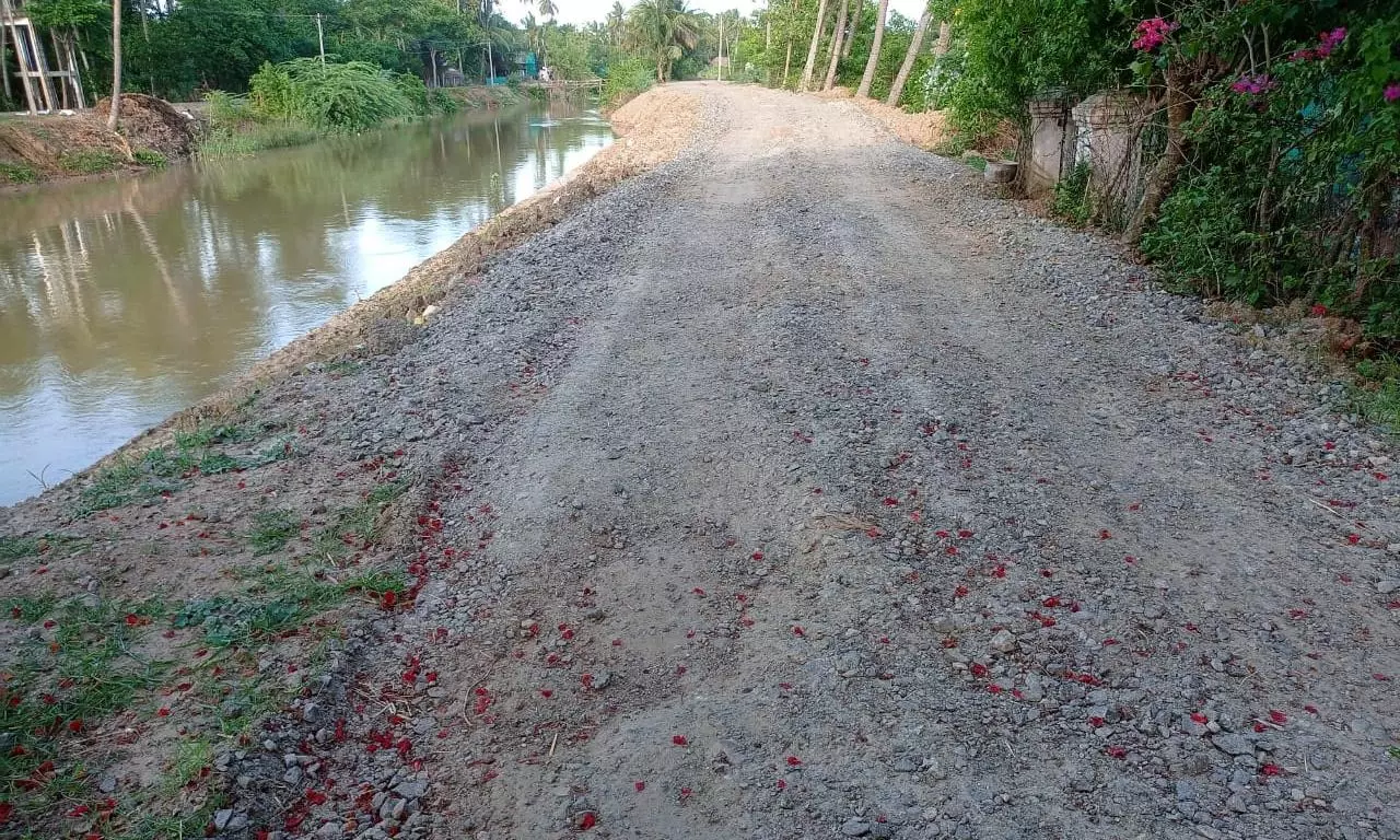 தார்ச்சாலை அமைக்கும் பணி விரைவுப்படுத்தபடுமா?