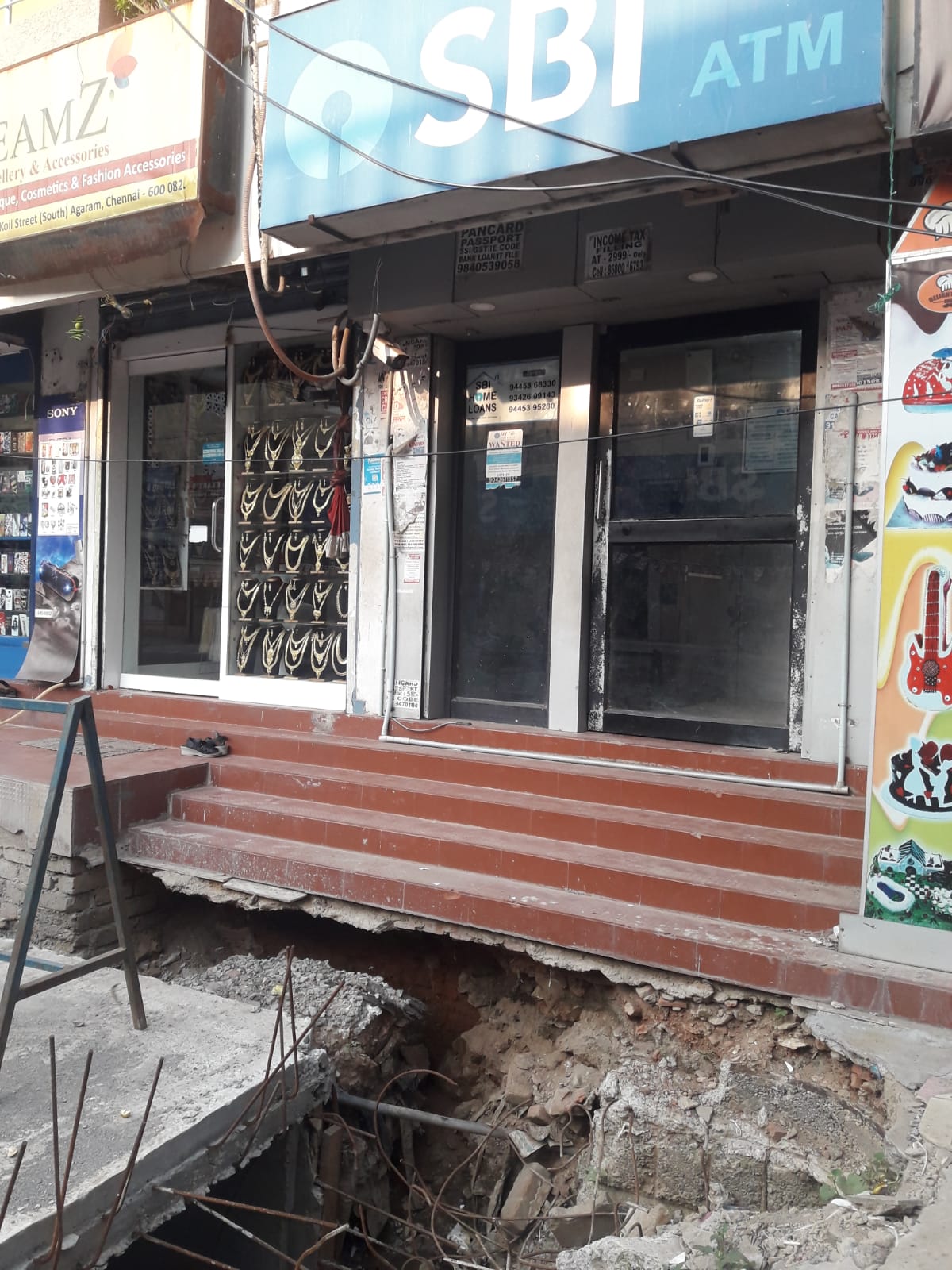 பொதுமக்களுக்கு இடையூறு