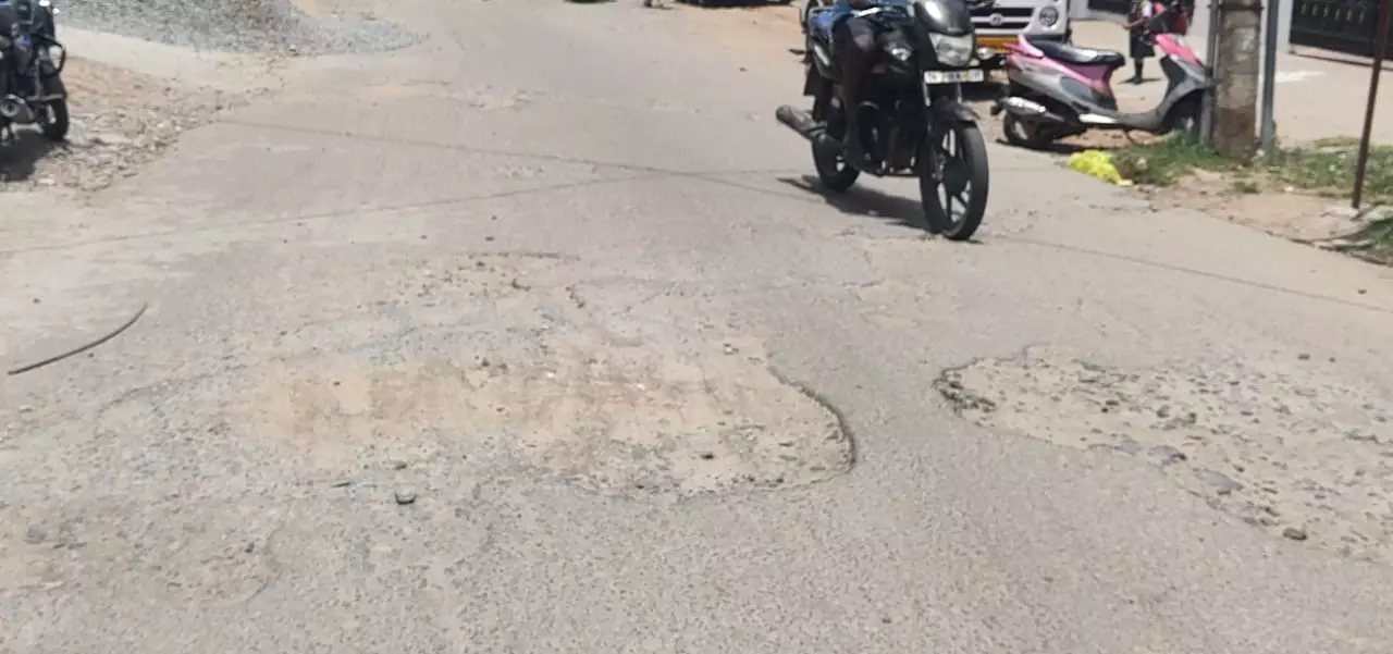 சாலை சீரமைக்கப்படுமா?