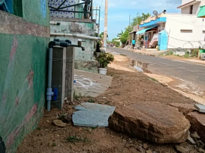 குழாய் வச்சாச்சு.. குடிநீர் வரவில்லை..