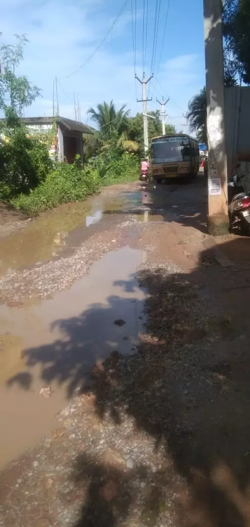 சாலை சீரமைக்கப்படுமா? சாலை சீரமைக்கப்படுமா?