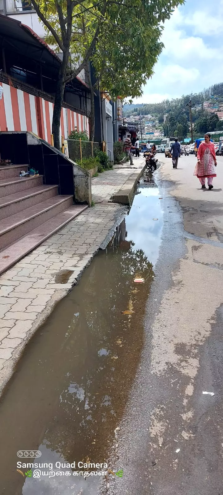 தேங்கி நிற்கும் கழிவுநீர்