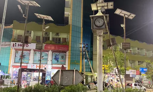 மின்விளக்கு எரியுமா? மின்விளக்கு எரியுமா?