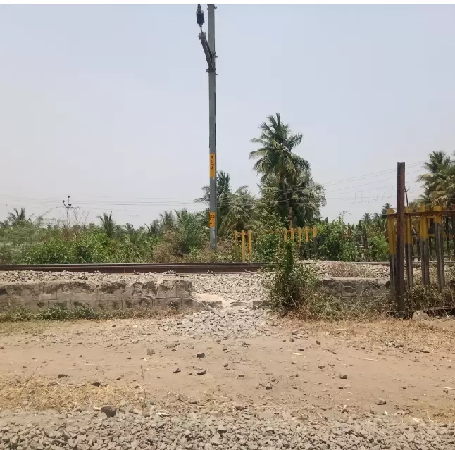 ரெயில்வே குகைவழிப்பாதை அமைக்க வேண்டும்