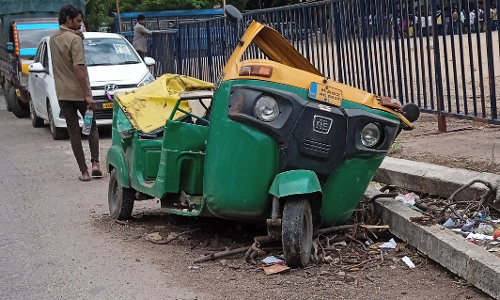 ஆட்டோ அகற்றப்படுமா?