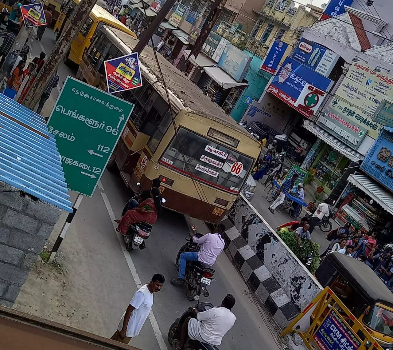 அடிக்கடி போக்குவரத்து நெரிசல்