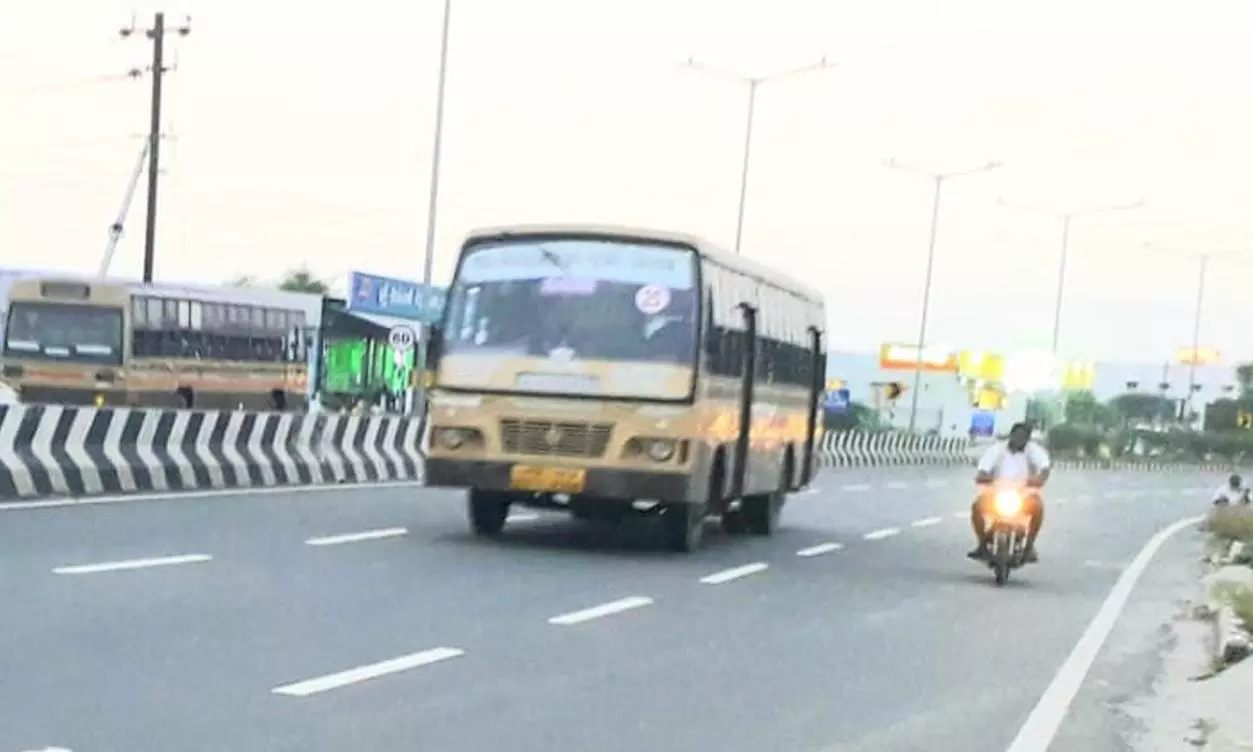 பஸ் பயணிகள் அவதி