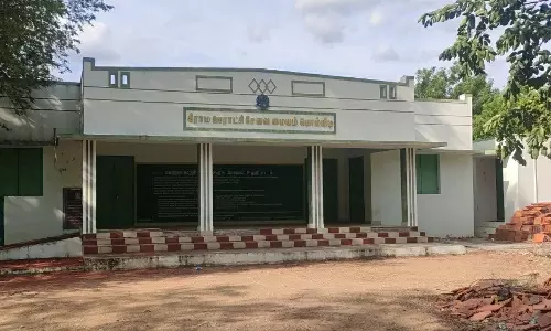 திறக்கப்படாத அரசு புதிய கட்டிடம் திறக்கப்படாத அரசு புதிய கட்டிடம்