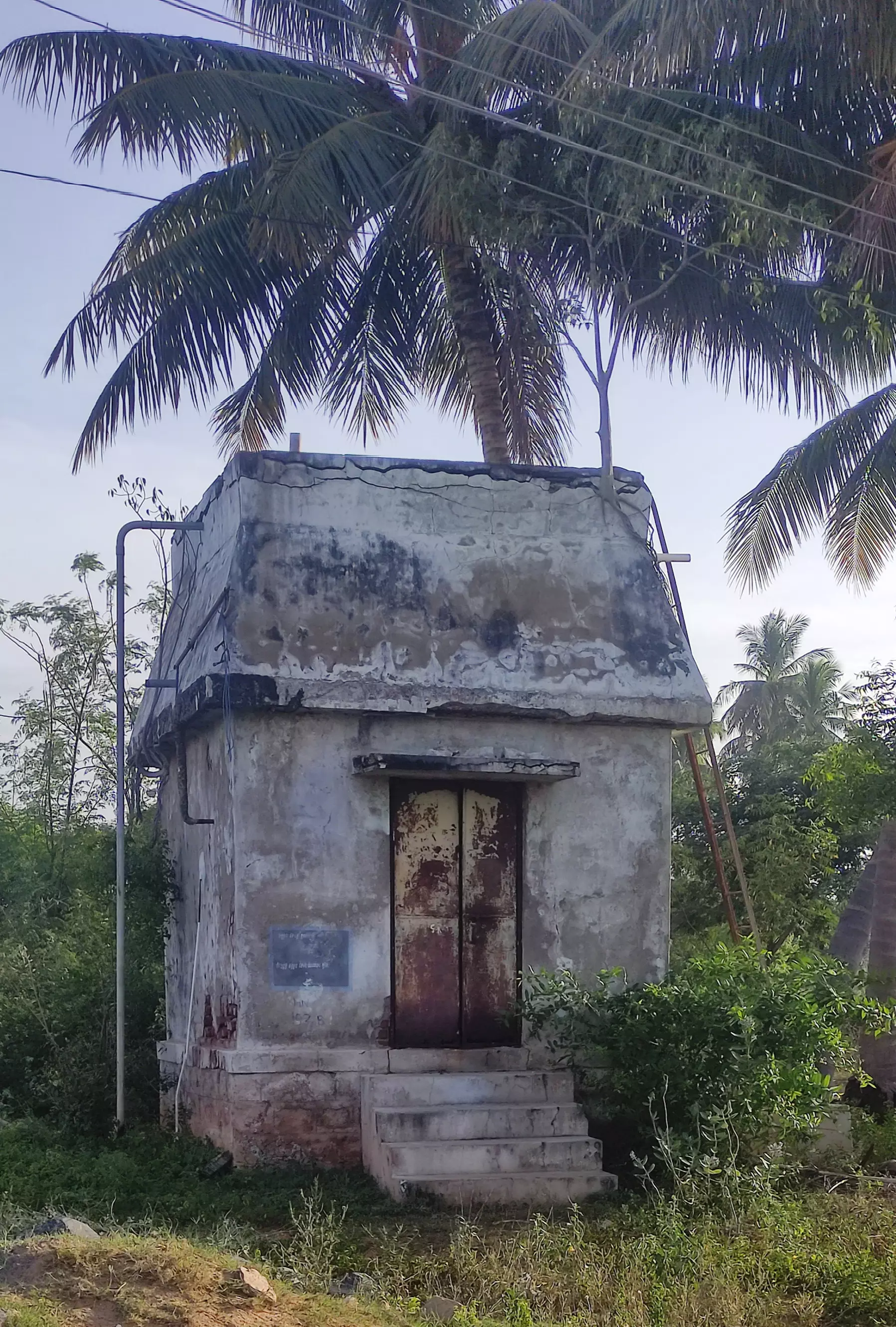 புதிய குடிநீர் தொட்டி தேவை