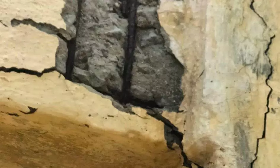 மேல்நிலை குடிநீர் தொட்டி சேதம் மேல்நிலை குடிநீர் தொட்டி சேதம்