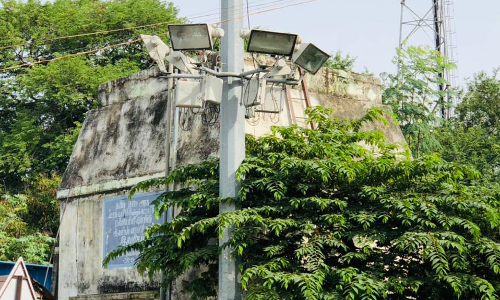 எரியாத மின்விளக்குகள் எரியாத மின்விளக்குகள்