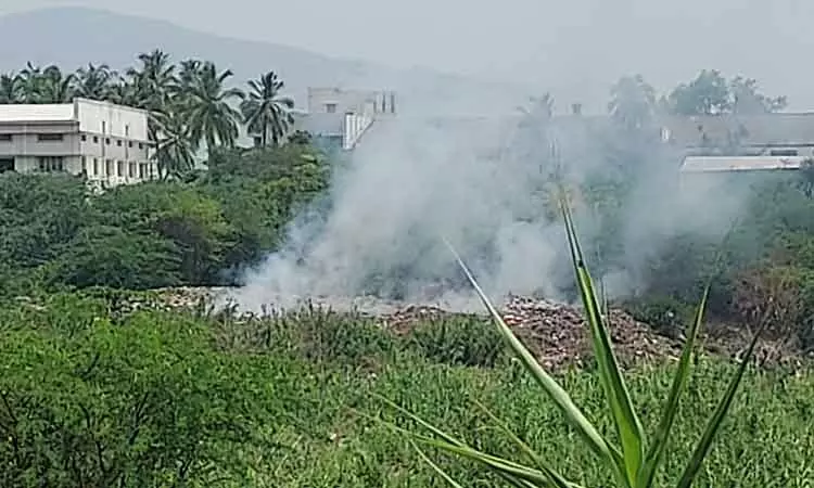 குப்பைகளை எரிப்பதை தடுக்க வேண்டும்