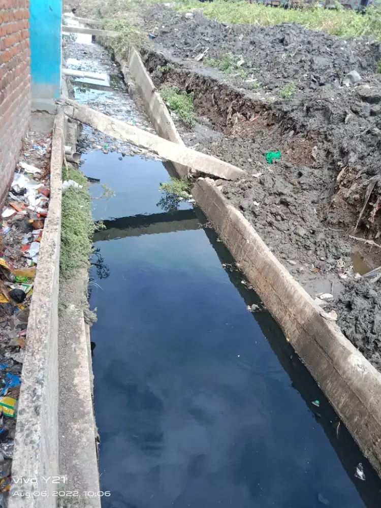 தடுப்பு சுவர் சேதம்