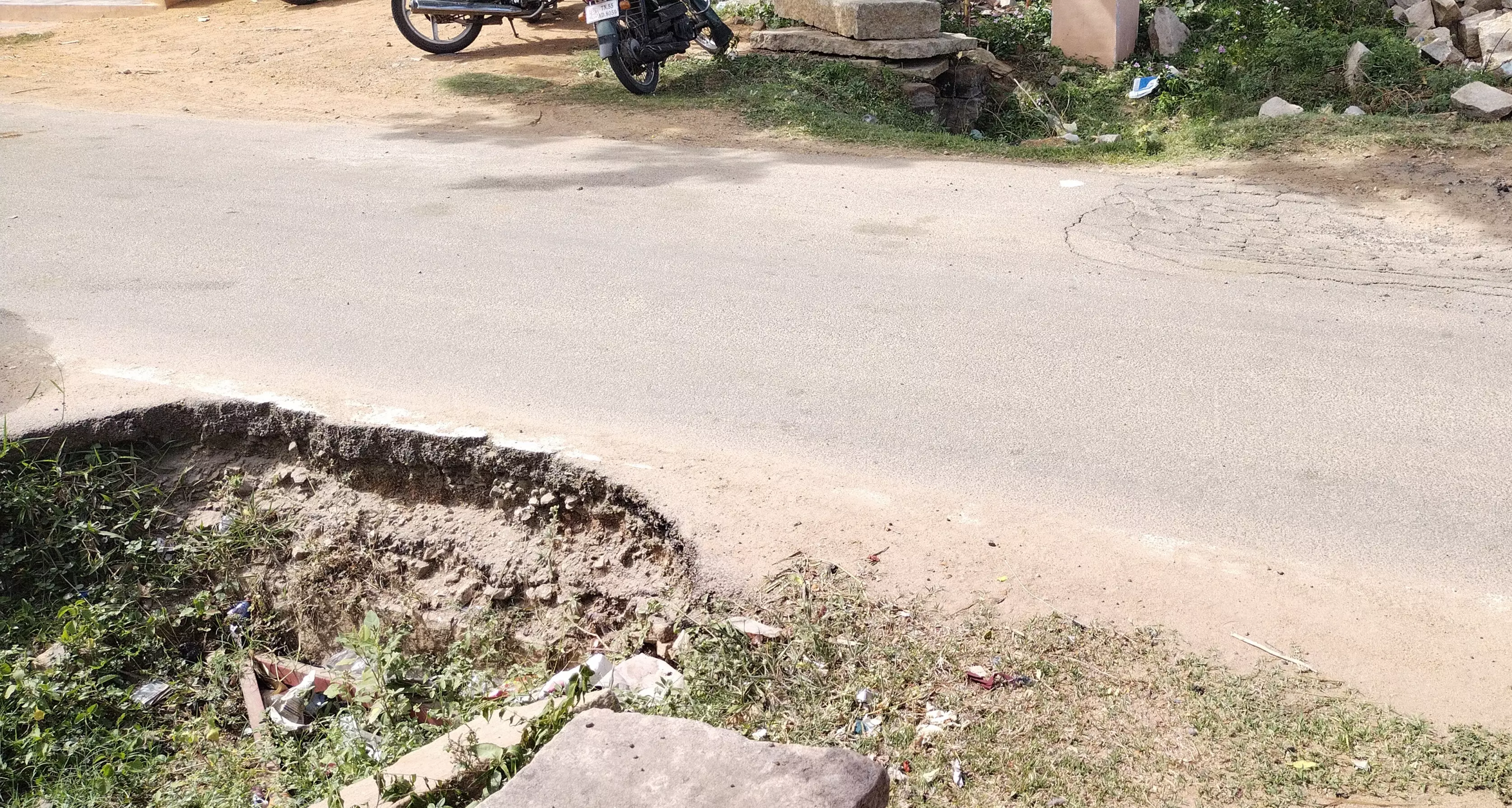 விபத்து ஏற்படும் அபாயம் விபத்து ஏற்படும் அபாயம்