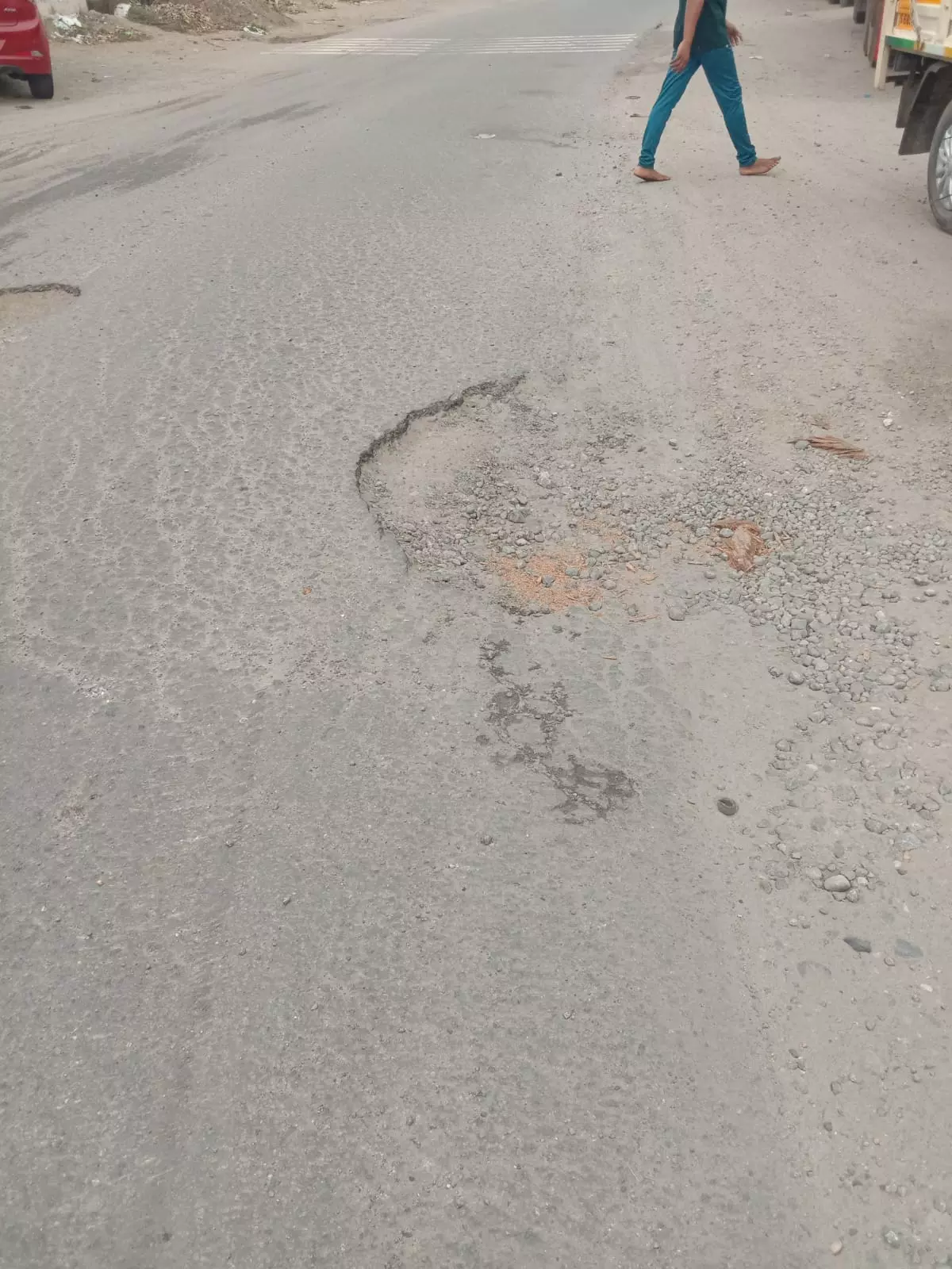 சர்வீஸ் சாலை பழுது