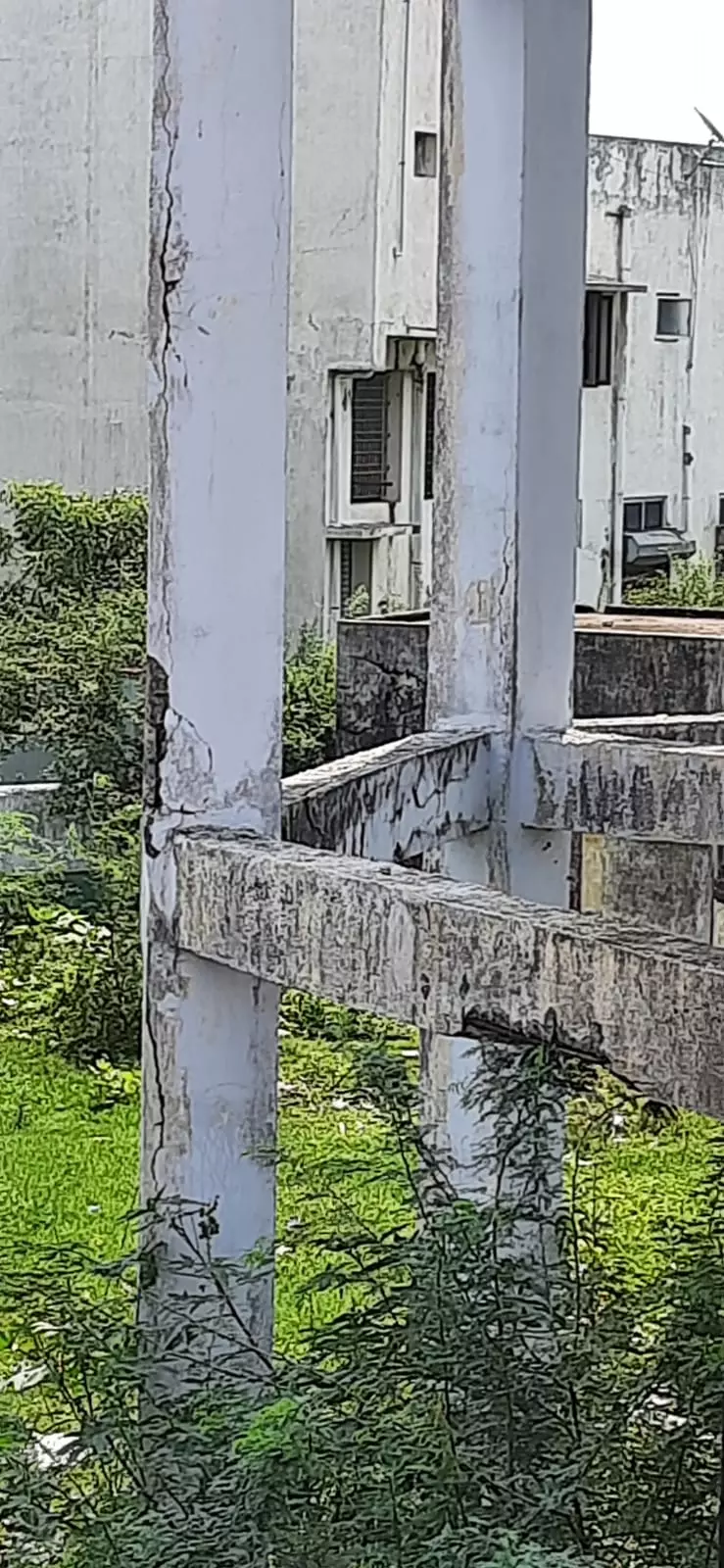 மோசமான நிலையில் தண்ணீர் தொட்டி