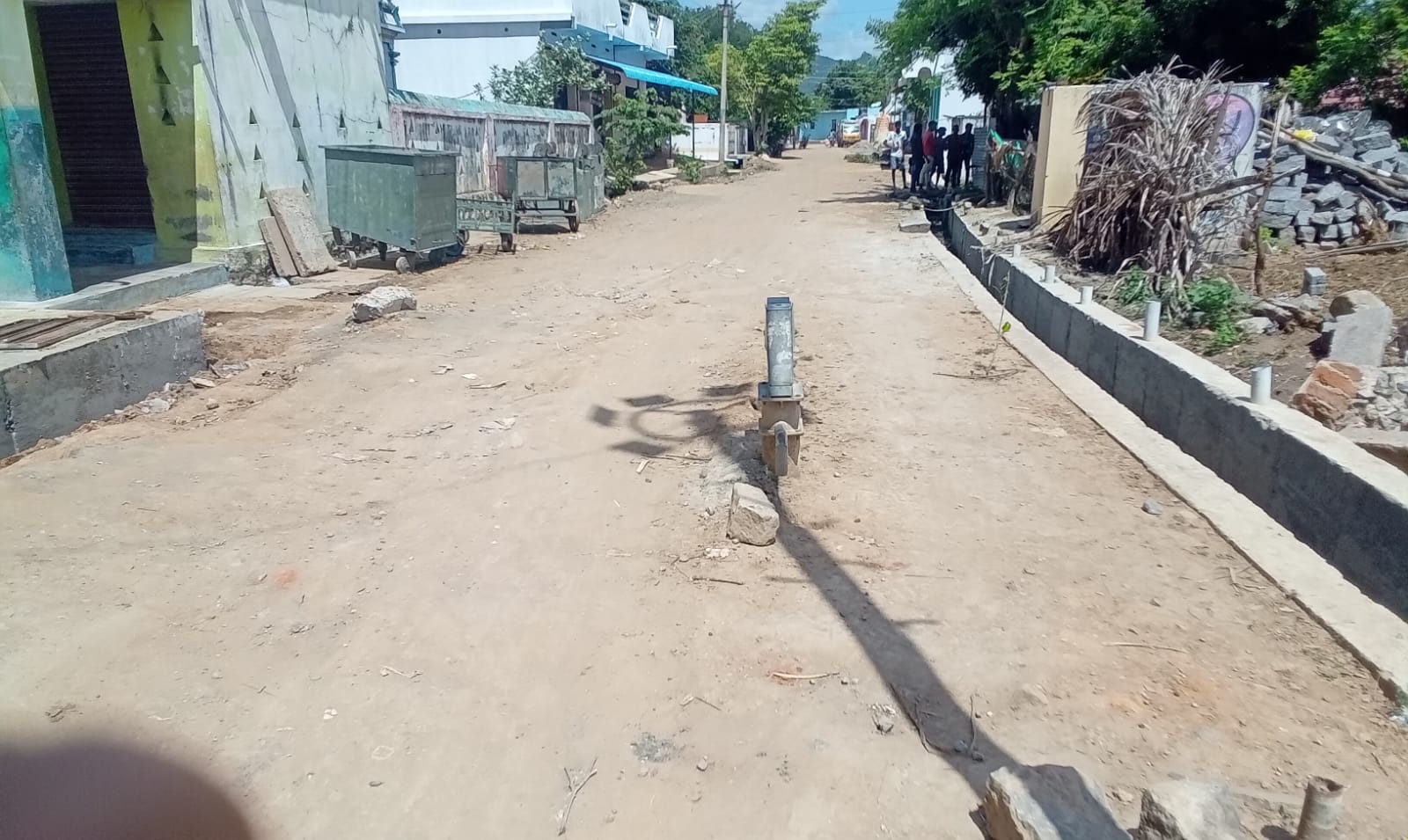 உயிர் பலி வாங்க காத்திருக்கும் கைப்பம்பு