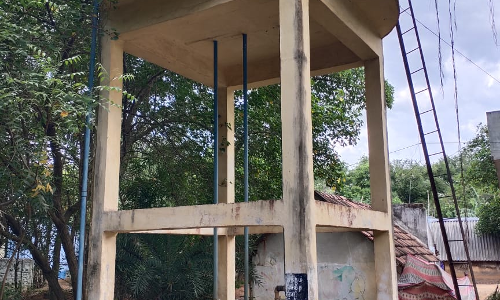 ஆபத்தான மேல்நிலை நீர்த்தேக்க தொட்டி