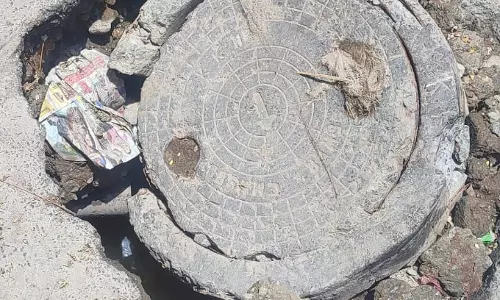 சாக்கடை தொட்டி மூடப்படுமா??