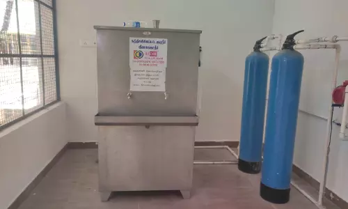 பழுதடைந்த குடிநீர் சுத்திகரிப்பு எந்திரம்
