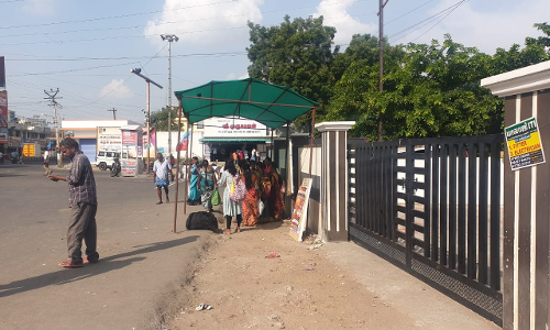 நிழற்கூடம் அமைக்க வேண்டும்