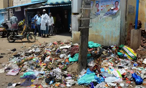ரேசன் கடை முன்பு சுகாதார கேடு