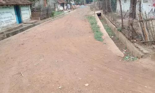 கிடப்பில் போடப்பட்ட சாலை பணி