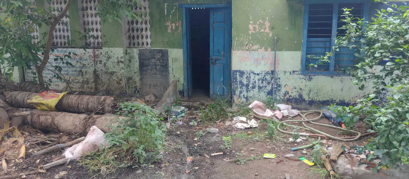பராமரிப்பில்லாத கட்டிடம்