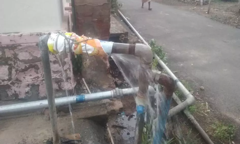 குடிநீர் குழாய் சேதம்