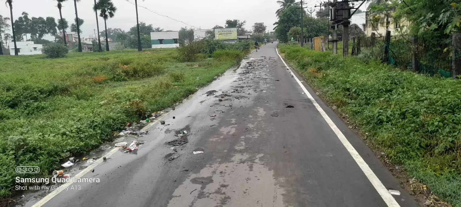 சாக்கடை கால்வாய் அமைக்க வேண்டும்