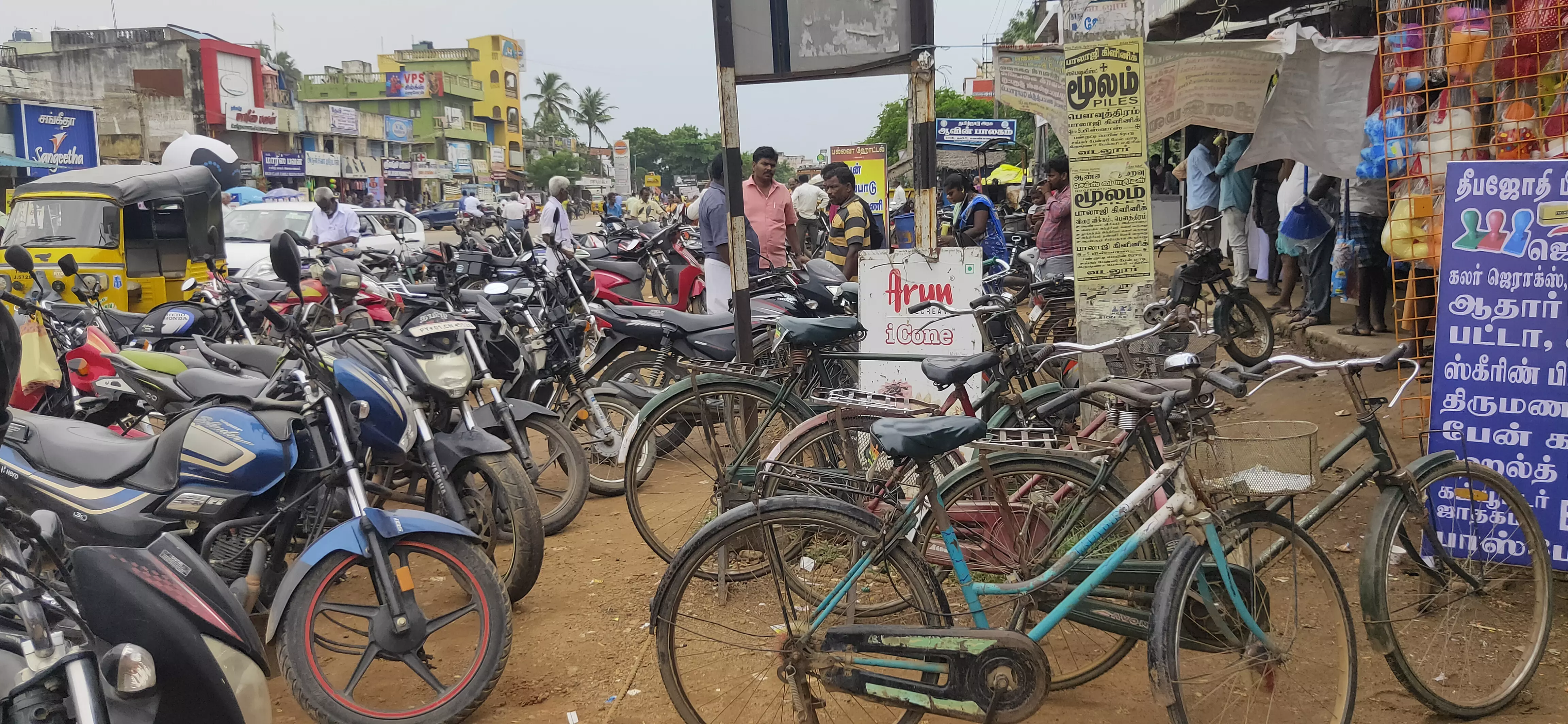 சென்னை சாலையில் ஆக்கிரமிப்பு