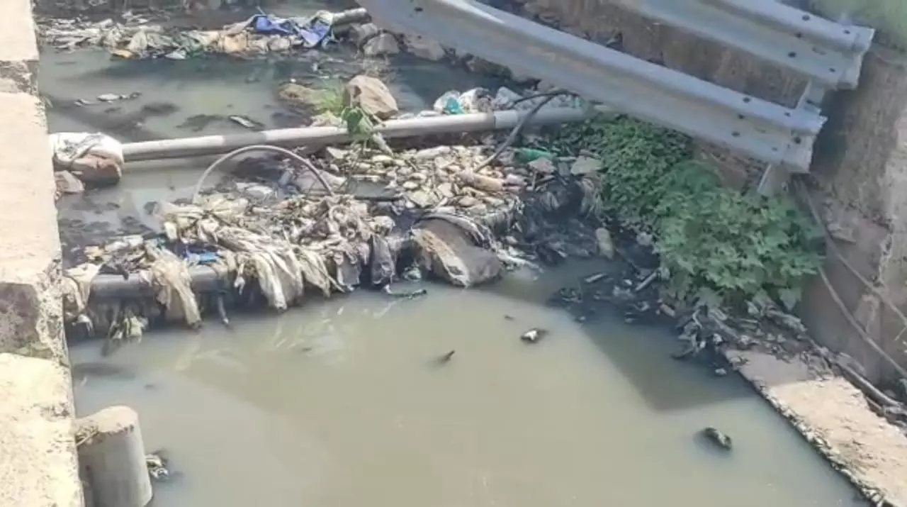 குடிநீரும் கழிவுநீரும் கலக்கும் அபாயம்