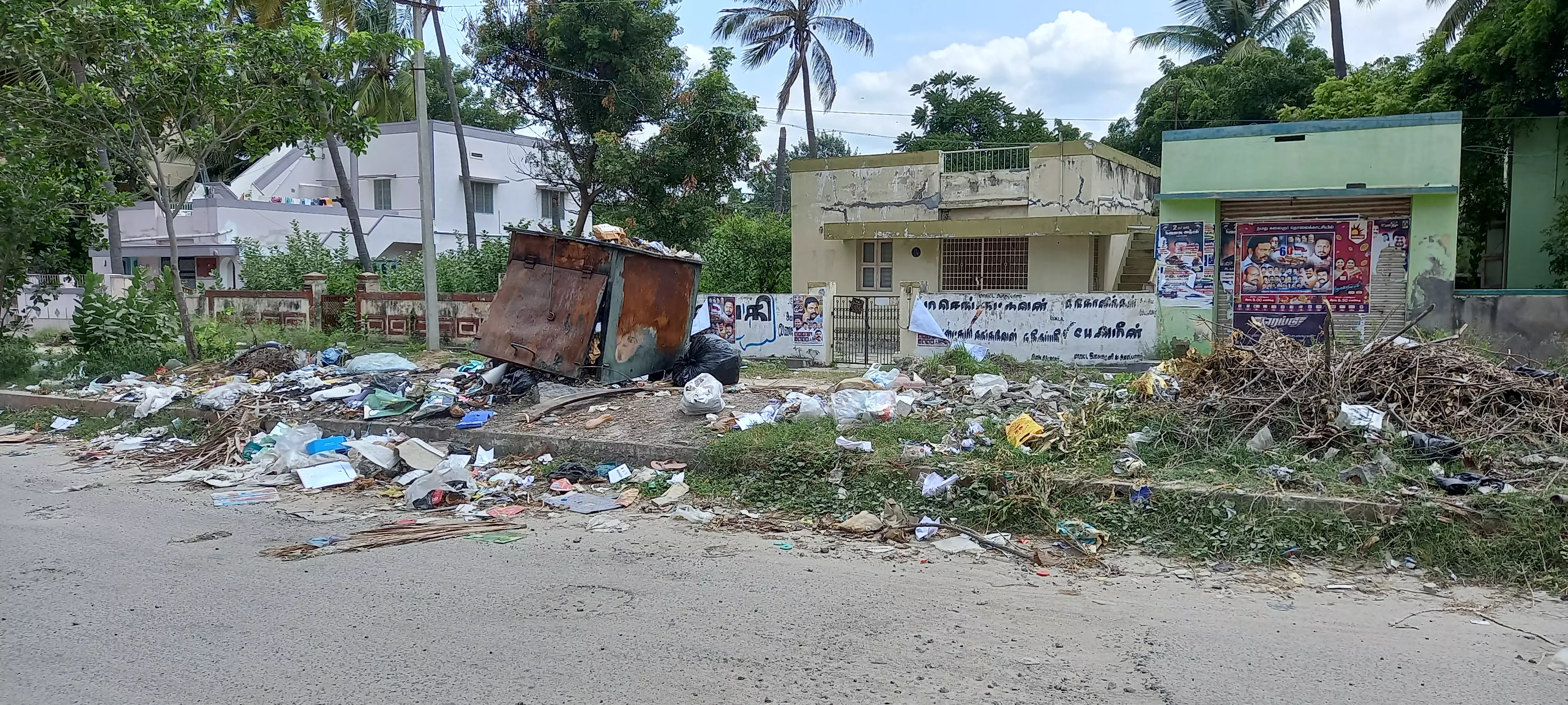 புதிய குப்பை தொட்டி தேவை