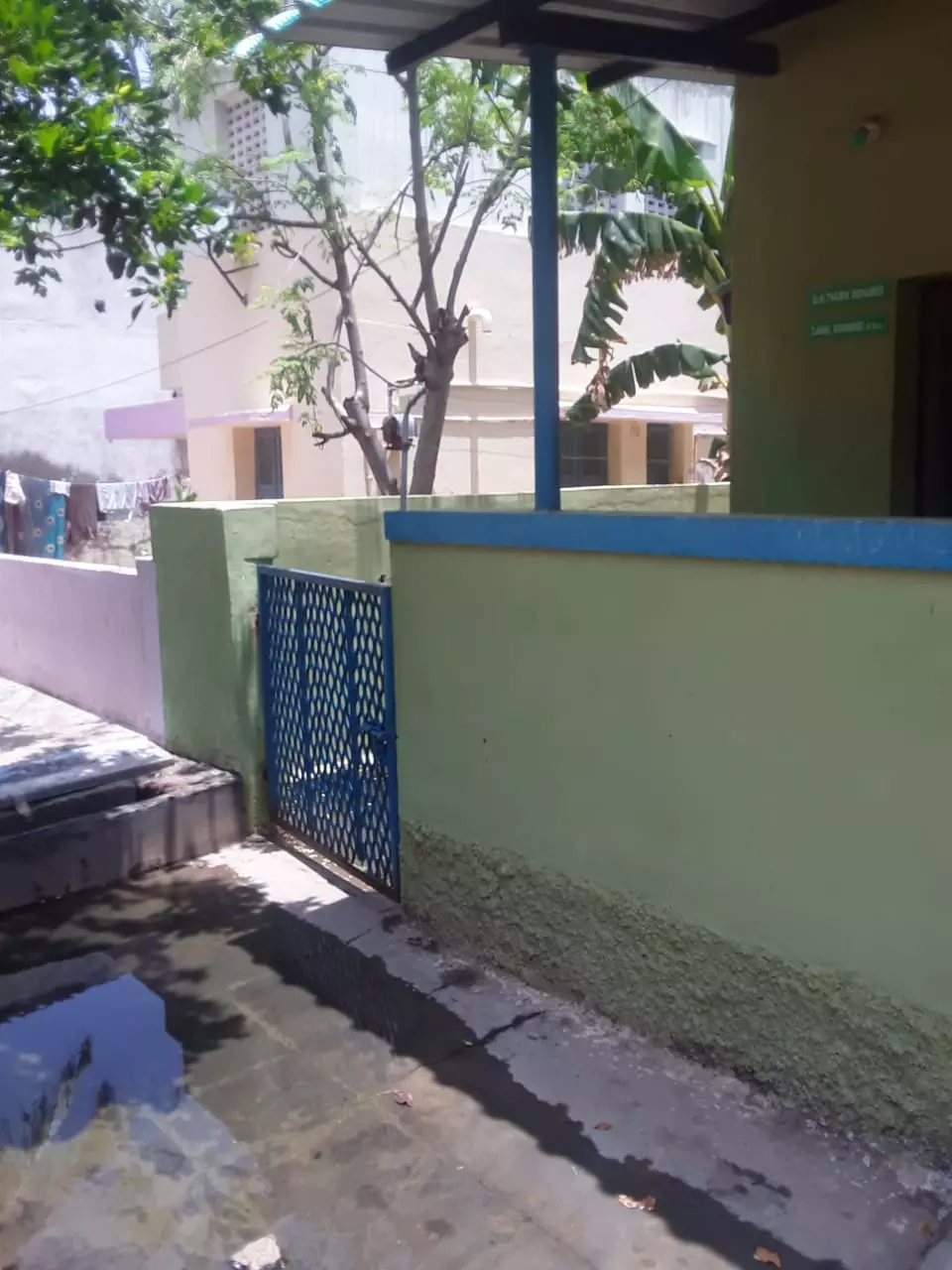 வீடுகளுக்குள் புகும் கழிவுநீர்