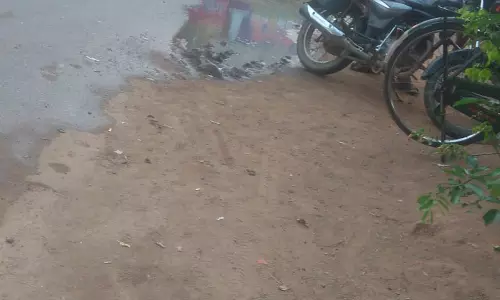 வடிகால் வசதி வேண்டும் வடிகால் வசதி வேண்டும்