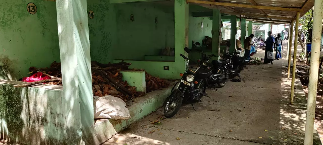 உழவர் சந்தை சீரமைக்கப்படுமா?