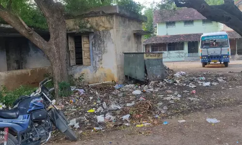 குப்பைகளால் சுகாதார சீர்கேடு குப்பைகளால் சுகாதார சீர்கேடு