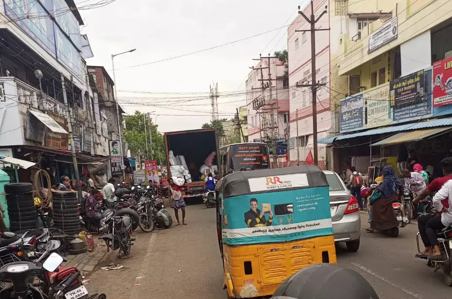 போக்குவரத்திற்கு இடையூறு