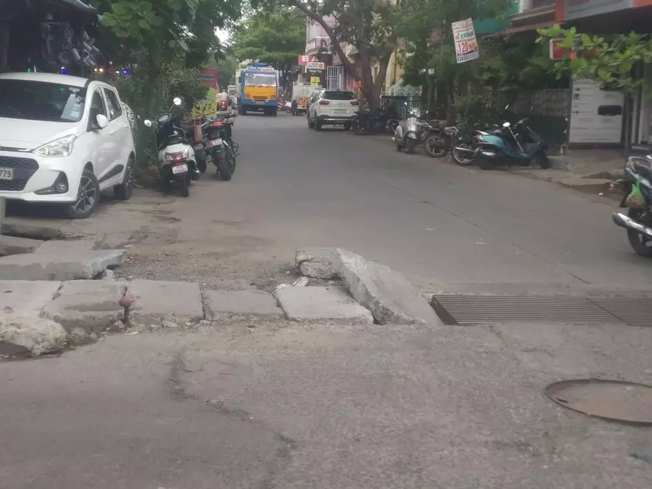 சிமெண்டு சிலாப் சேதம்