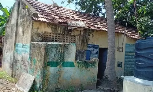 பழுதடைந்த அங்கன்வாடி மையம்