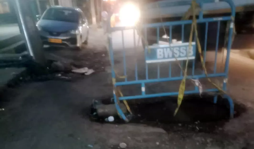 சாலை பள்ளம் மூடப்படுமா? சாலை பள்ளம் மூடப்படுமா?