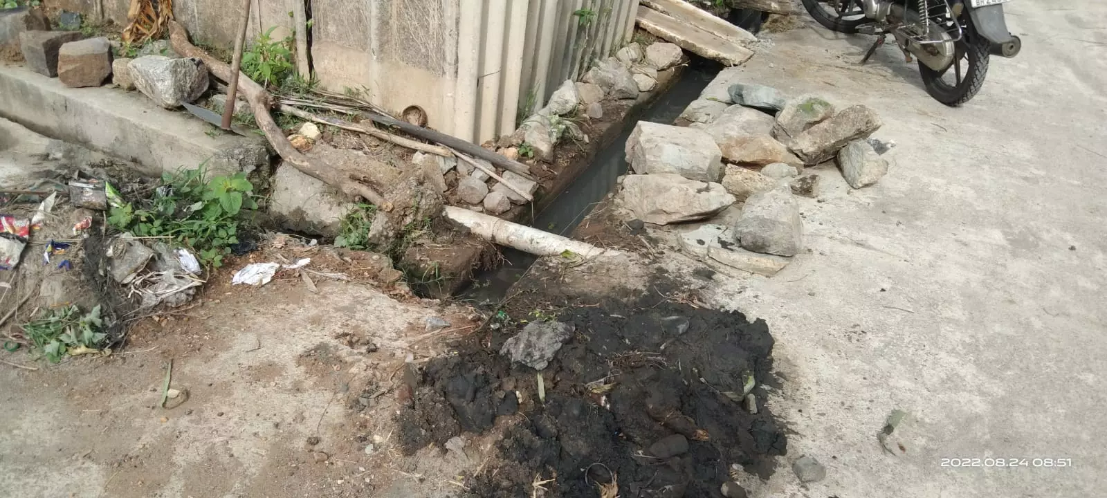 சாக்கடை கட்டப்படுமா? சாக்கடை கட்டப்படுமா?