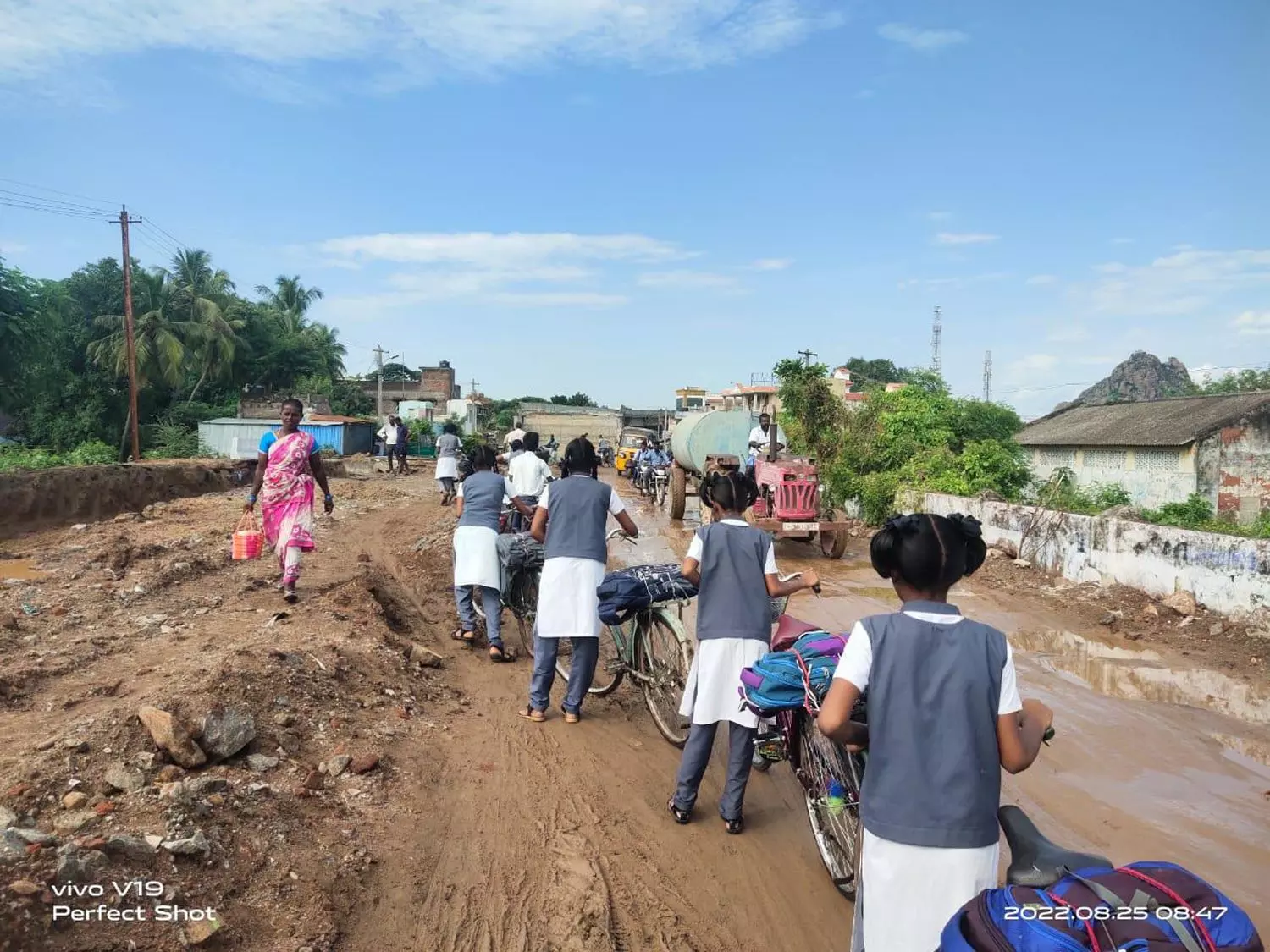 சாலையை சரி செய்வார்களா?