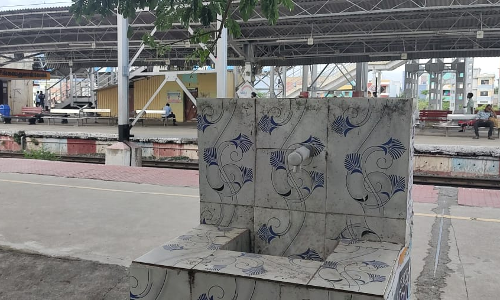 செயல்படாத தண்ணீர் குழாய் செயல்படாத தண்ணீர் குழாய்