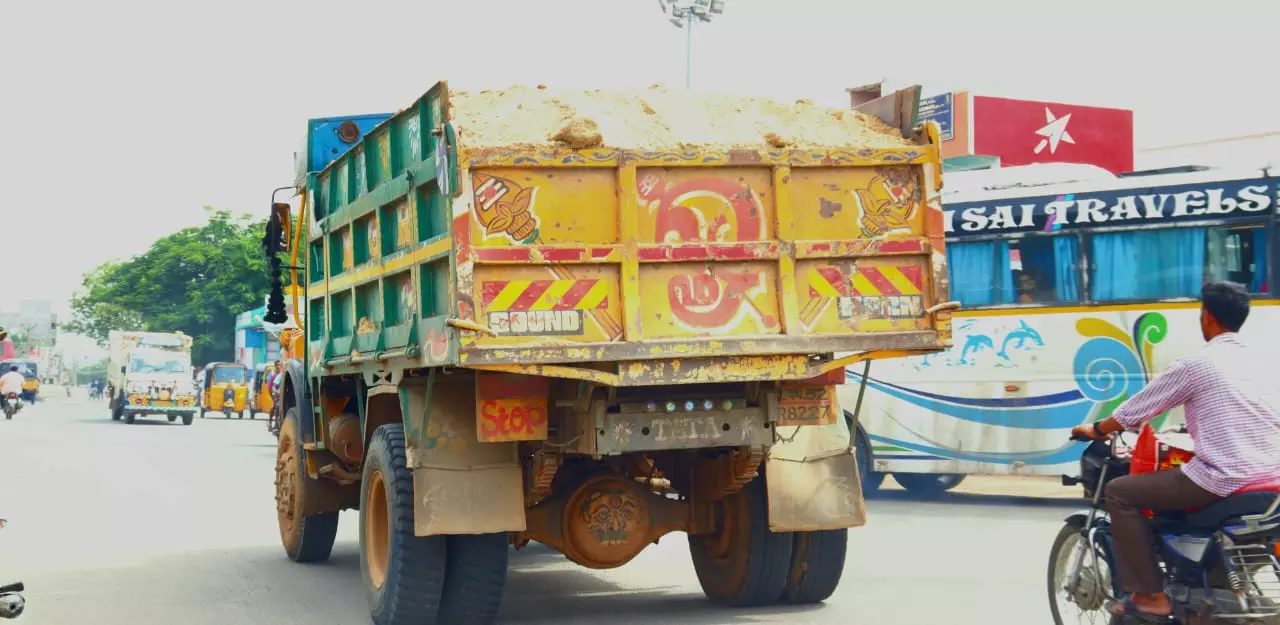 போக்குவரத்திற்கு இடையூறு போக்குவரத்திற்கு இடையூறு