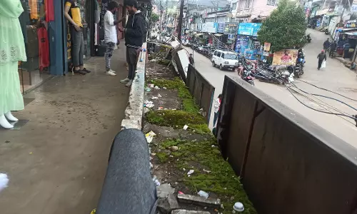 குவிந்து கிடக்கும் குப்பைகள் குவிந்து கிடக்கும் குப்பைகள்