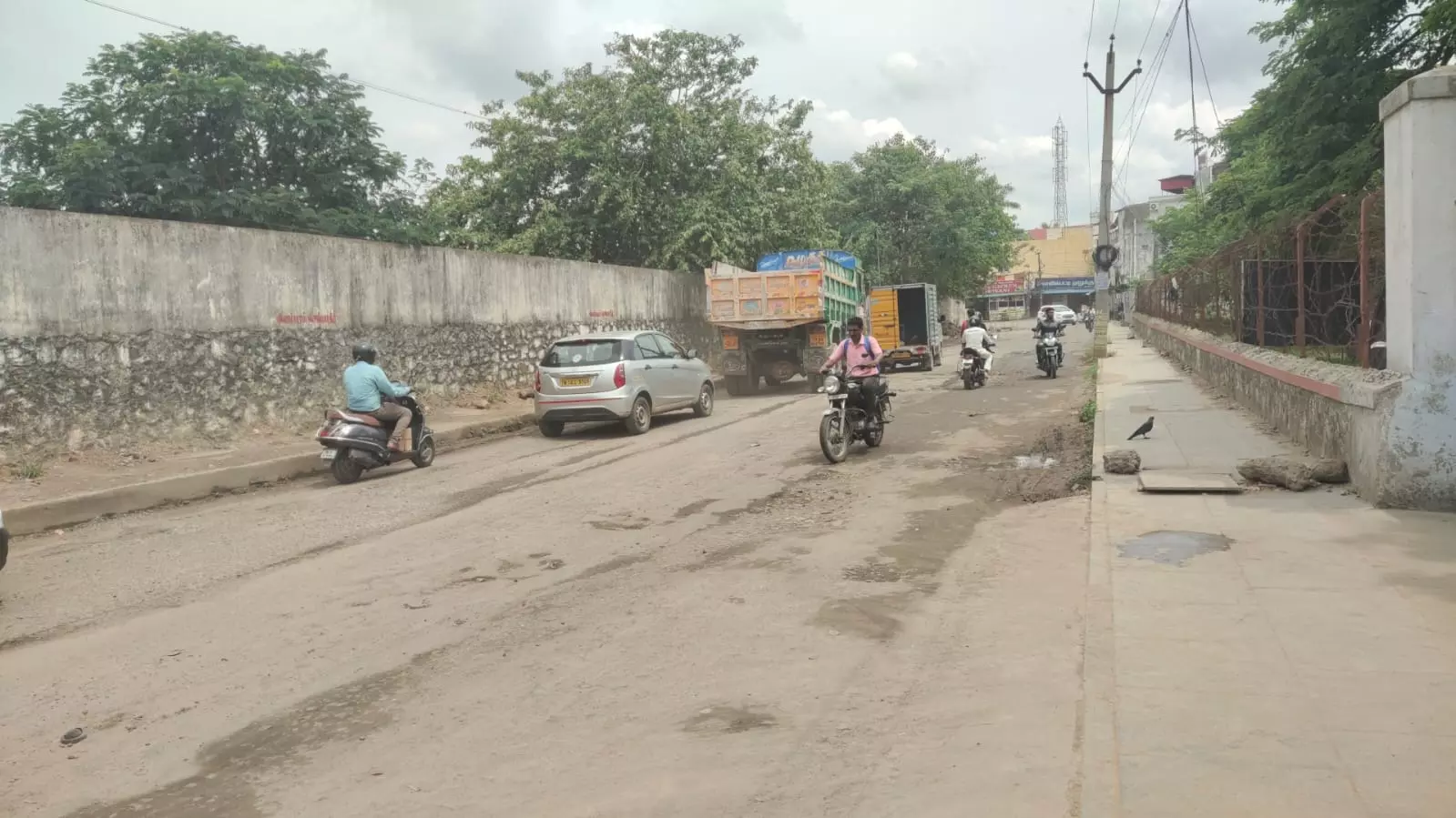 சாலை மோசம் சாலை மோசம்