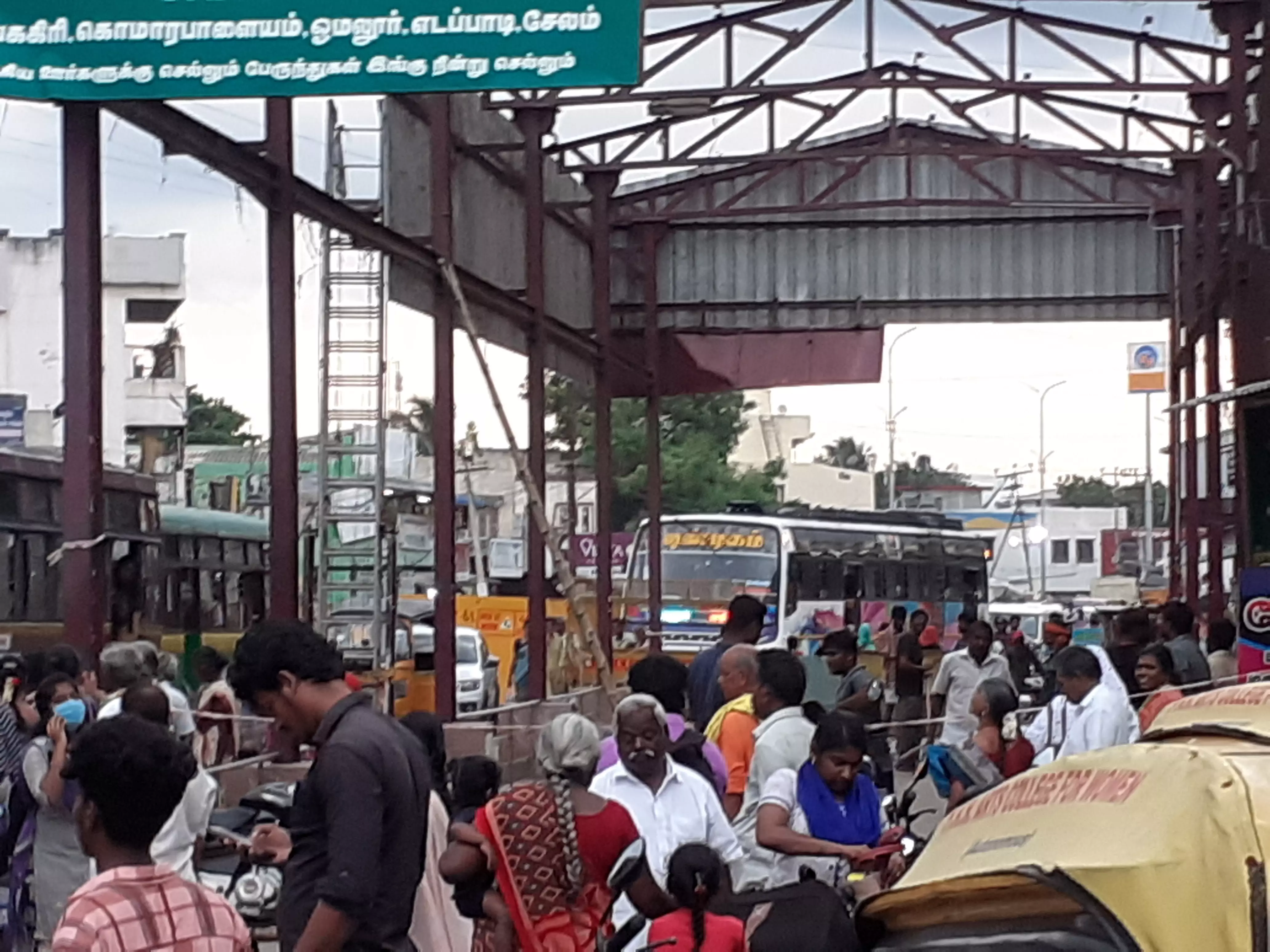 நிழற்கூடம் அமைக்க வேண்டும் நிழற்கூடம் அமைக்க வேண்டும்